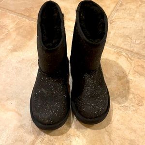 Nearly New Girls Ugg Black Glitter Boots